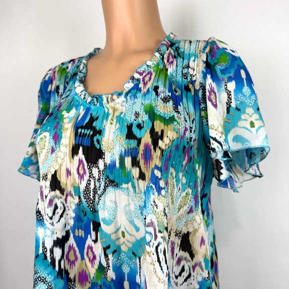 Sunny Leigh Women’s Sz L Top Blouse Shirt Blue Flowy Short Sleeve Ruffled Neck - Picture 8 of 13
